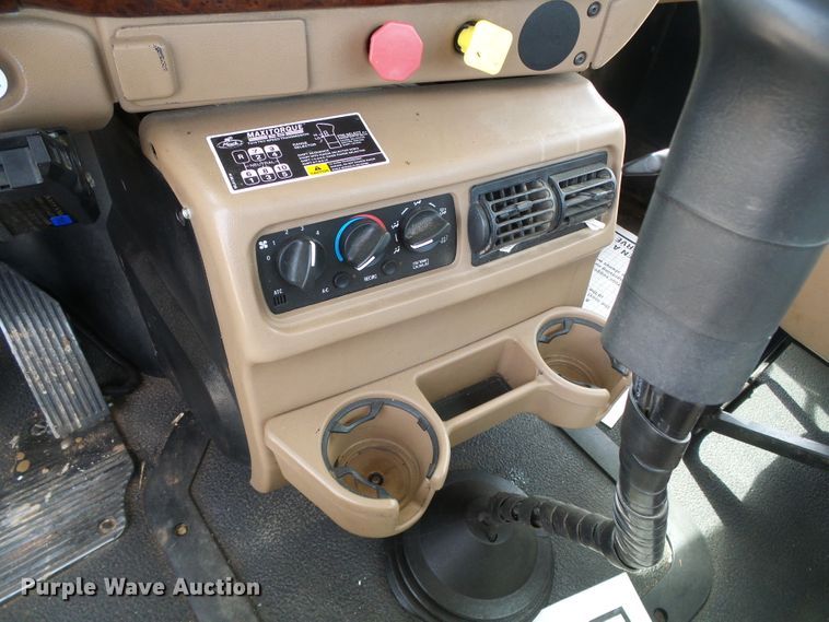 image for item DG0180 2007 Mack CV713 semi truck