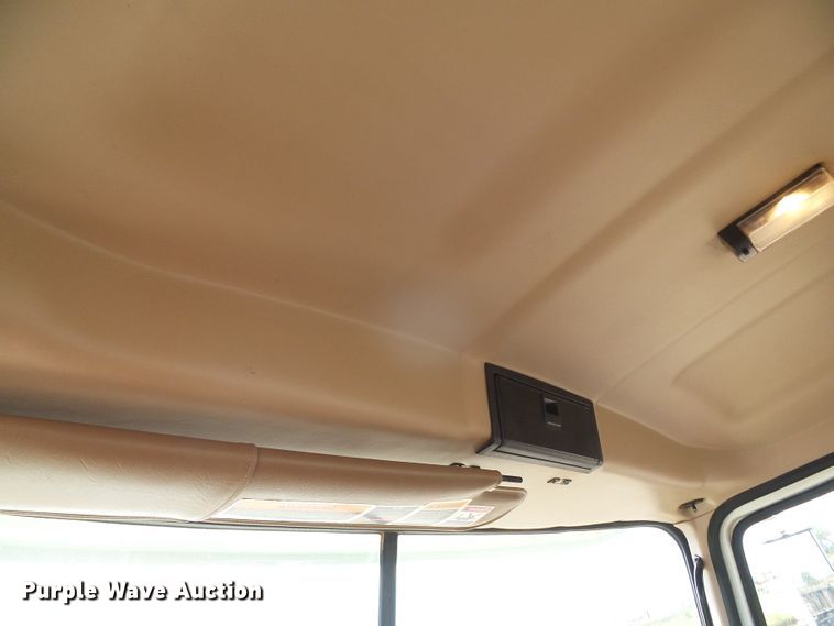 image for item DG0180 2007 Mack CV713 semi truck