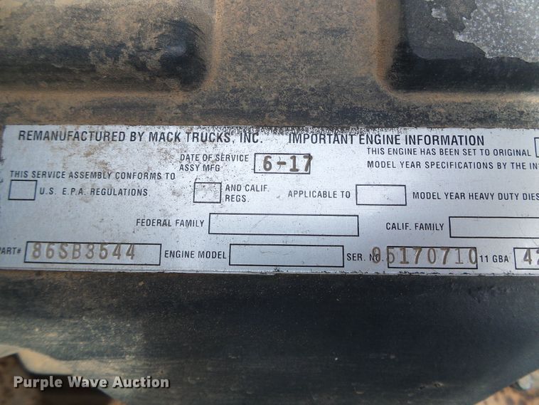 image for item DG0180 2007 Mack CV713 semi truck