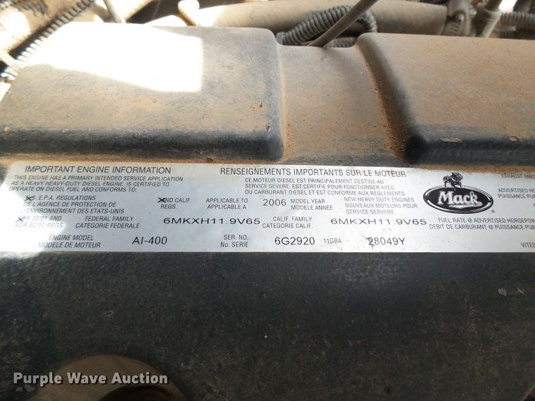 image for item DG0180 2007 Mack CV713 semi truck