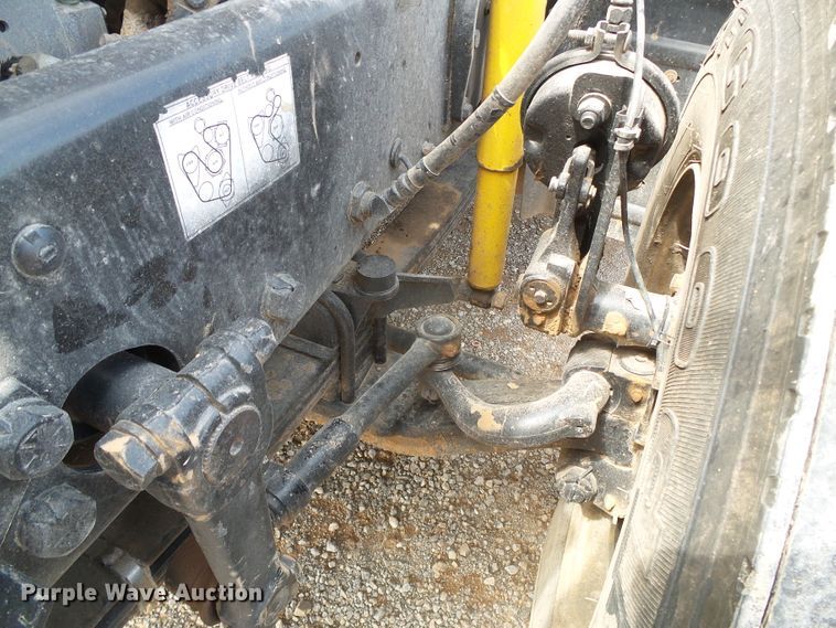 image for item DG0180 2007 Mack CV713 semi truck