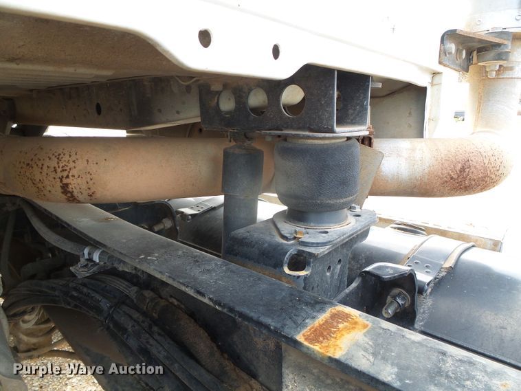 image for item DG0180 2007 Mack CV713 semi truck