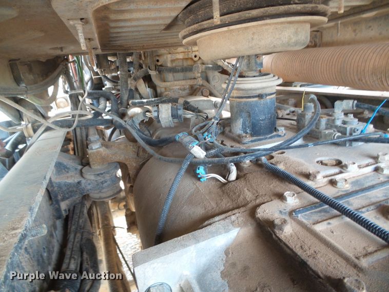 image for item DG0180 2007 Mack CV713 semi truck