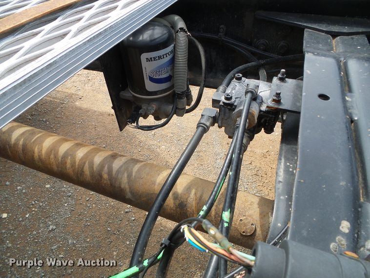 image for item DG0180 2007 Mack CV713 semi truck