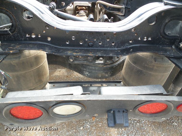 image for item DG0180 2007 Mack CV713 semi truck