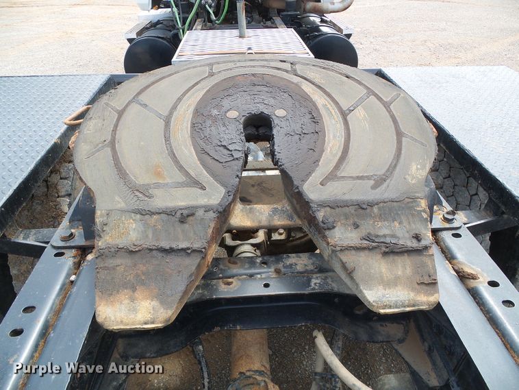 image for item DG0180 2007 Mack CV713 semi truck