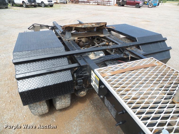 image for item DG0180 2007 Mack CV713 semi truck