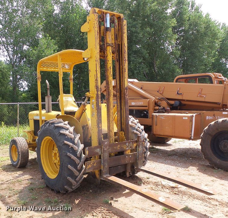 image for item DG0181 John Deere 480 forklift