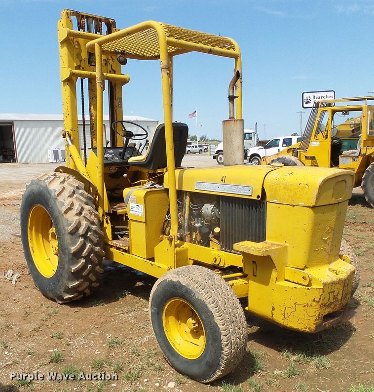 image for item DG0181 John Deere 480 forklift