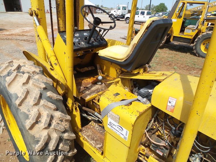 image for item DG0181 John Deere 480 forklift