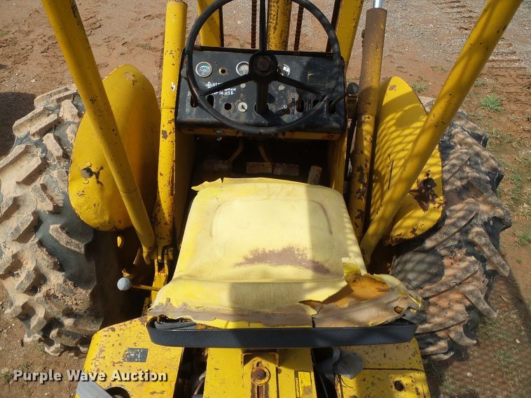 image for item DG0181 John Deere 480 forklift