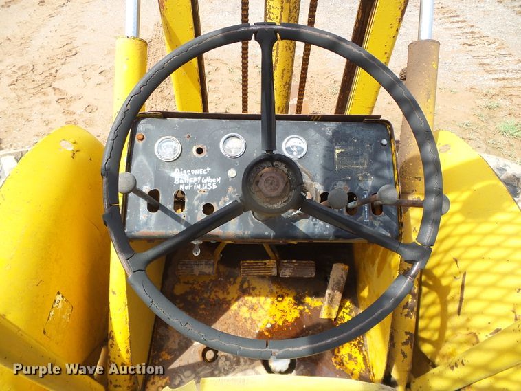 image for item DG0181 John Deere 480 forklift