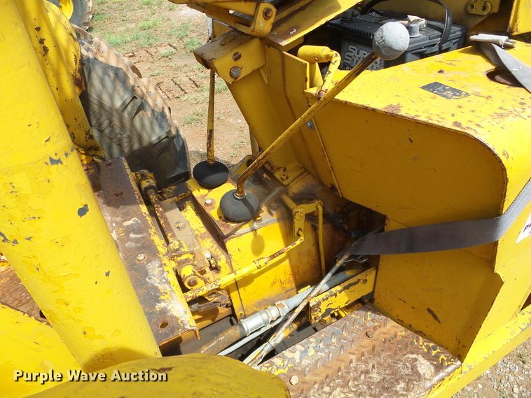 image for item DG0181 John Deere 480 forklift