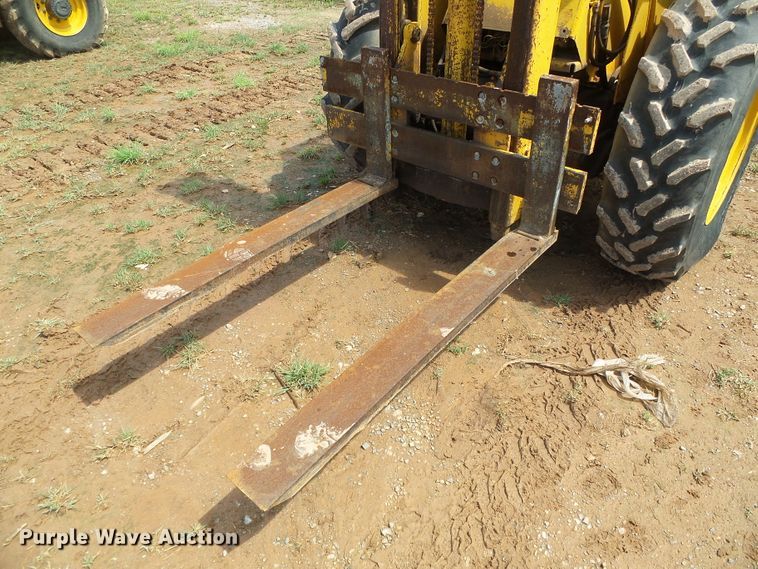 image for item DG0181 John Deere 480 forklift