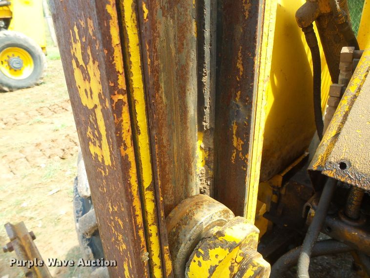 image for item DG0181 John Deere 480 forklift