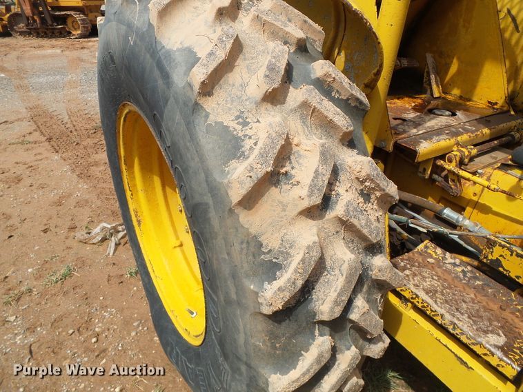 image for item DG0181 John Deere 480 forklift