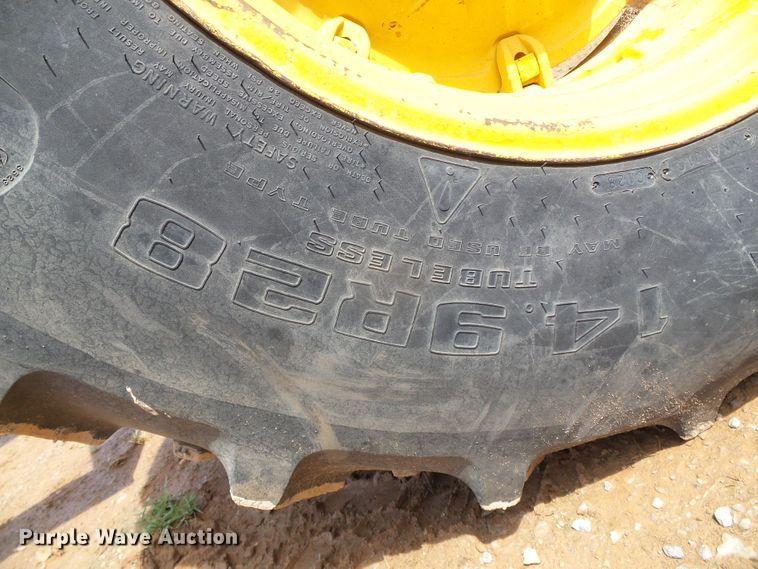 image for item DG0181 John Deere 480 forklift