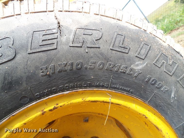 image for item DG0181 John Deere 480 forklift