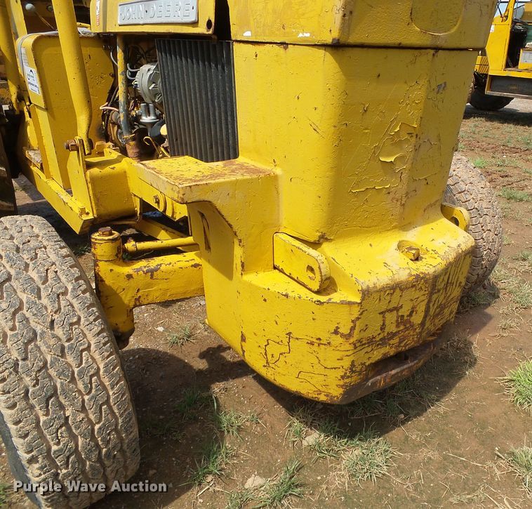 image for item DG0181 John Deere 480 forklift