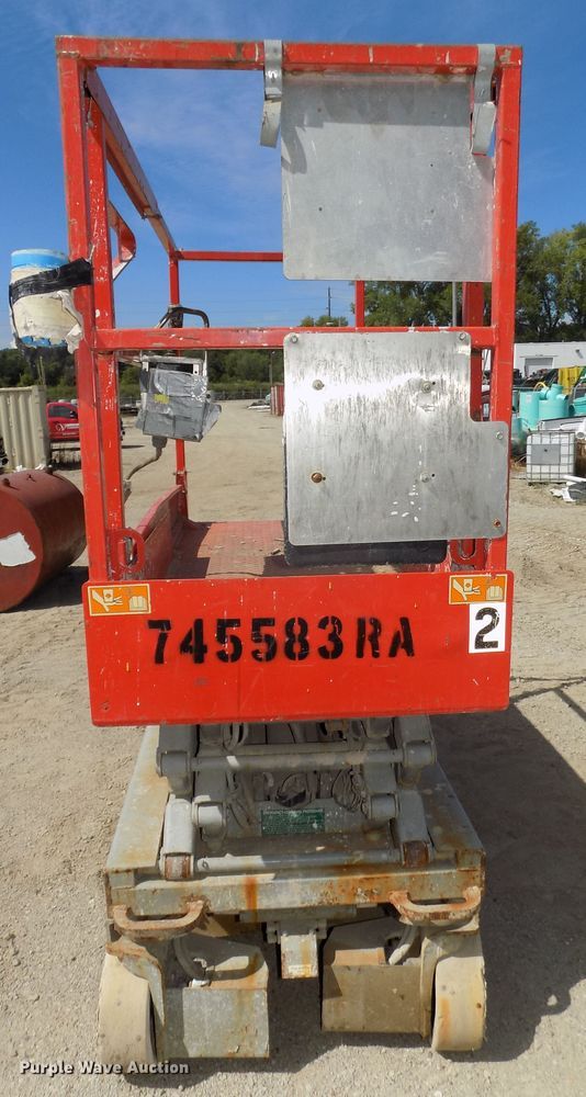 image for item DG2416 2008 Sky Jack SJIII 3219 scissor lift