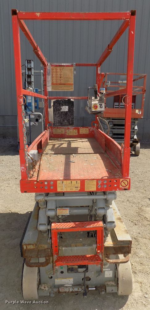 image for item DG2416 2008 Sky Jack SJIII 3219 scissor lift
