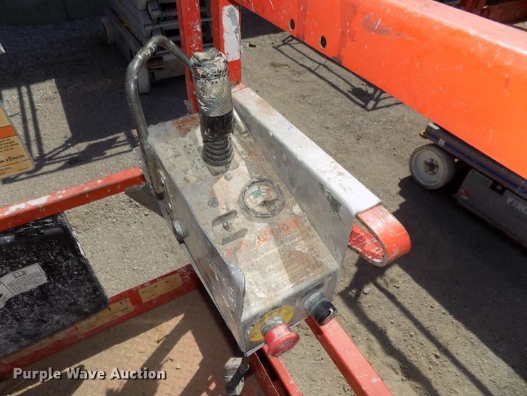 image for item DG2416 2008 Sky Jack SJIII 3219 scissor lift