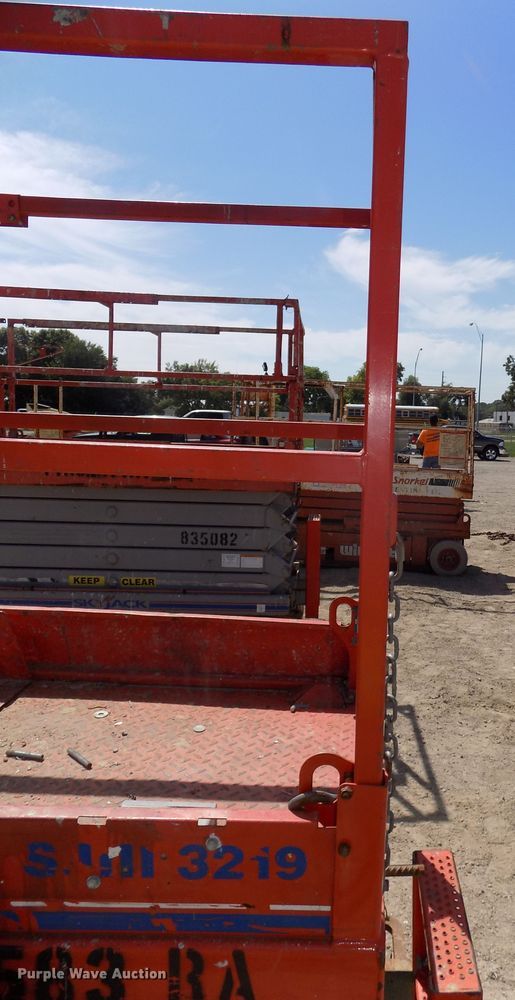 image for item DG2416 2008 Sky Jack SJIII 3219 scissor lift