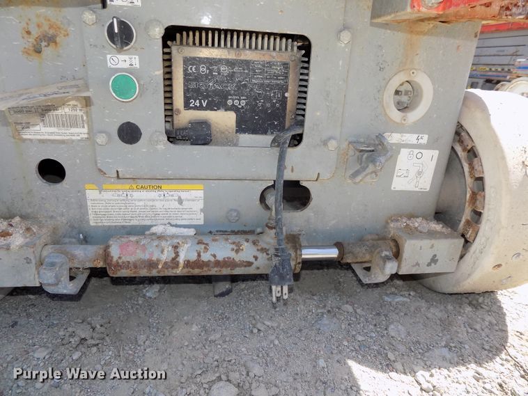 image for item DG2416 2008 Sky Jack SJIII 3219 scissor lift