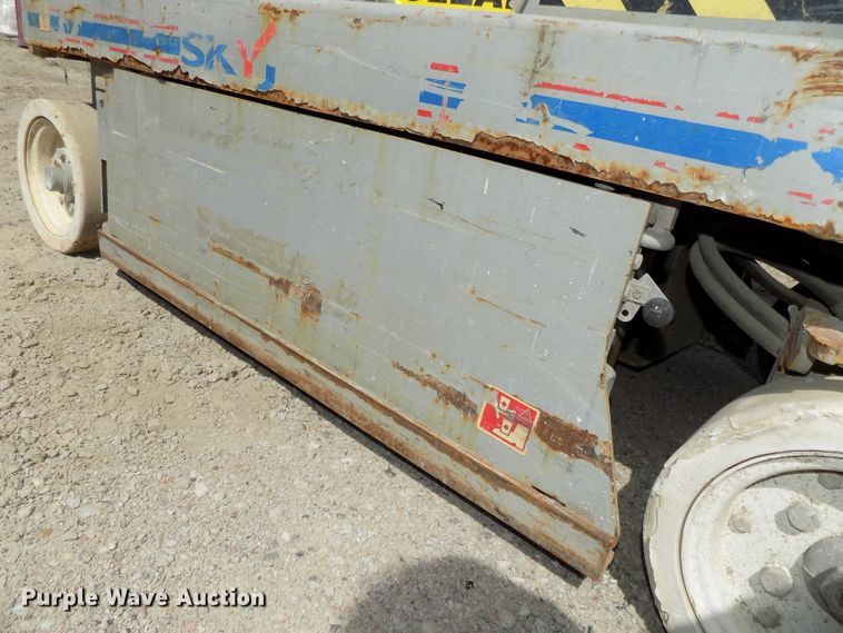 image for item DG2416 2008 Sky Jack SJIII 3219 scissor lift