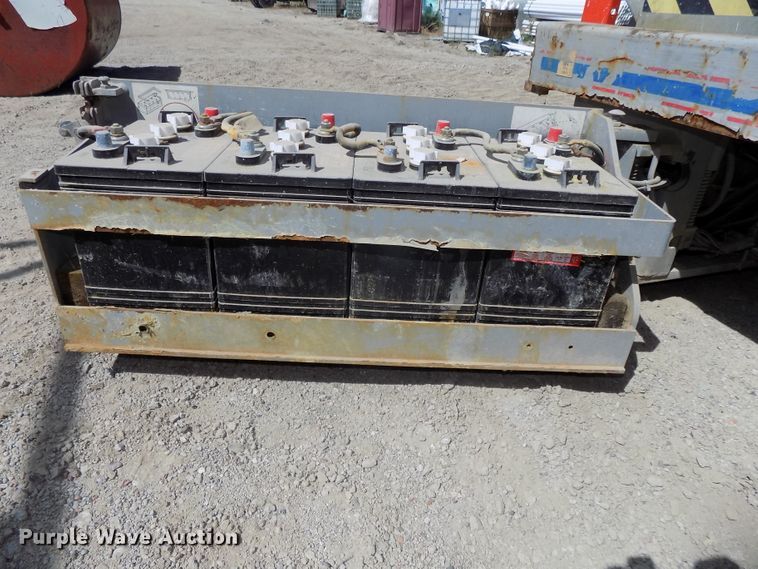 image for item DG2416 2008 Sky Jack SJIII 3219 scissor lift