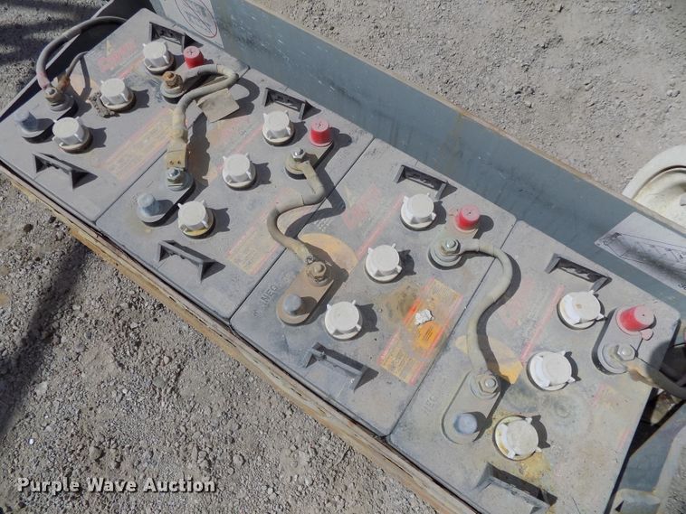 image for item DG2416 2008 Sky Jack SJIII 3219 scissor lift