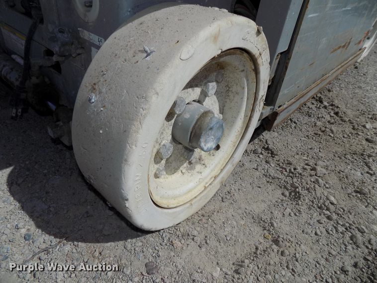 image for item DG2416 2008 Sky Jack SJIII 3219 scissor lift