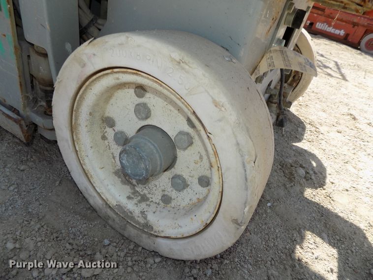 image for item DG2416 2008 Sky Jack SJIII 3219 scissor lift