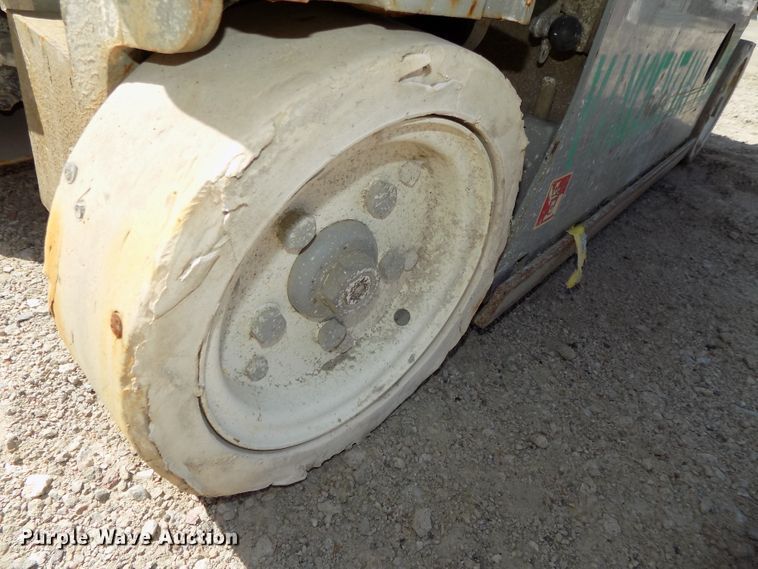 image for item DG2416 2008 Sky Jack SJIII 3219 scissor lift