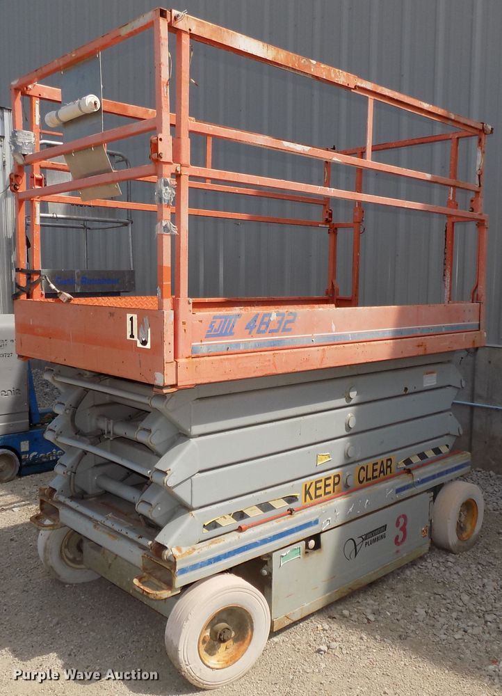 image for item DG2417 1999 Sky Jack SJIII 4832 scissor lift