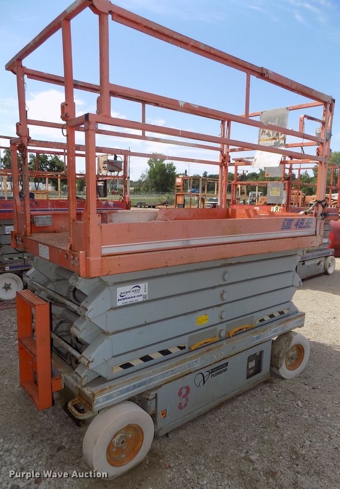 image for item DG2417 1999 Sky Jack SJIII 4832 scissor lift