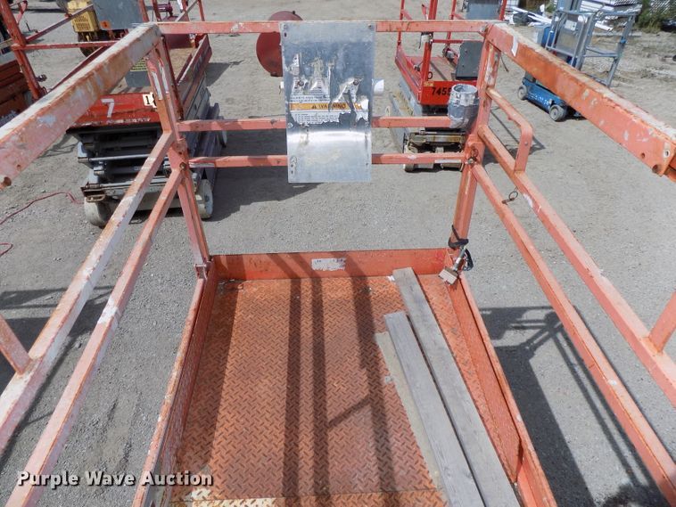 image for item DG2417 1999 Sky Jack SJIII 4832 scissor lift