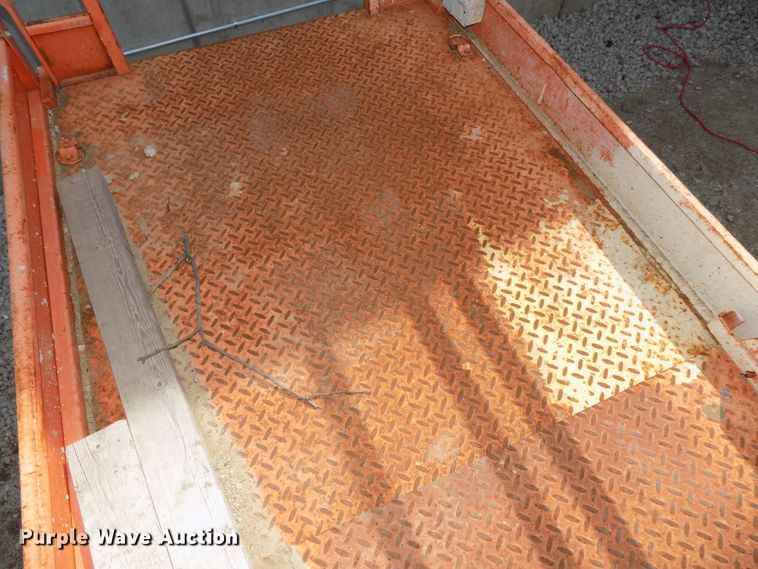 image for item DG2417 1999 Sky Jack SJIII 4832 scissor lift