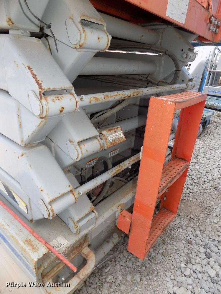 image for item DG2417 1999 Sky Jack SJIII 4832 scissor lift