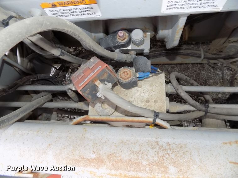 image for item DG2417 1999 Sky Jack SJIII 4832 scissor lift