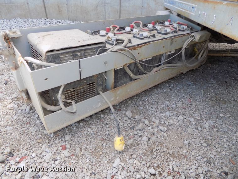 image for item DG2417 1999 Sky Jack SJIII 4832 scissor lift