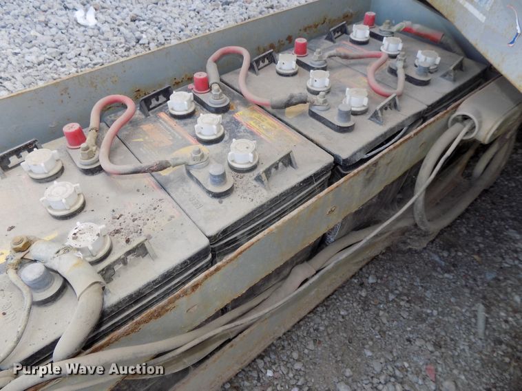 image for item DG2417 1999 Sky Jack SJIII 4832 scissor lift