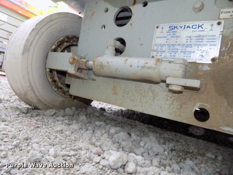 image for item DG2417 1999 Sky Jack SJIII 4832 scissor lift