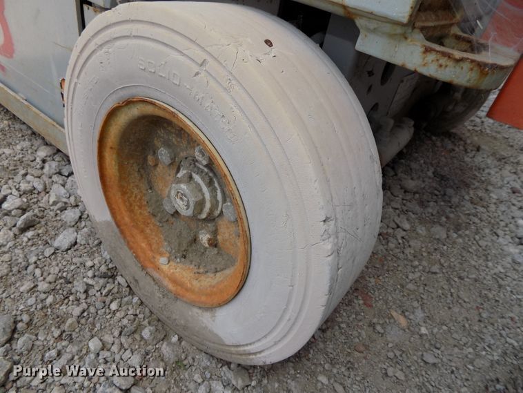 image for item DG2417 1999 Sky Jack SJIII 4832 scissor lift