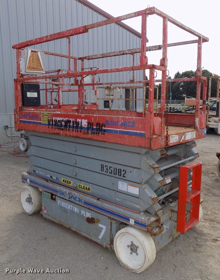 image for item DG2418 Sky Jack SJ4632 scissor lift