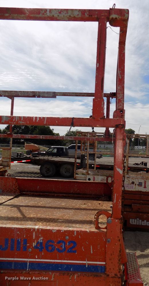 image for item DG2418 Sky Jack SJ4632 scissor lift