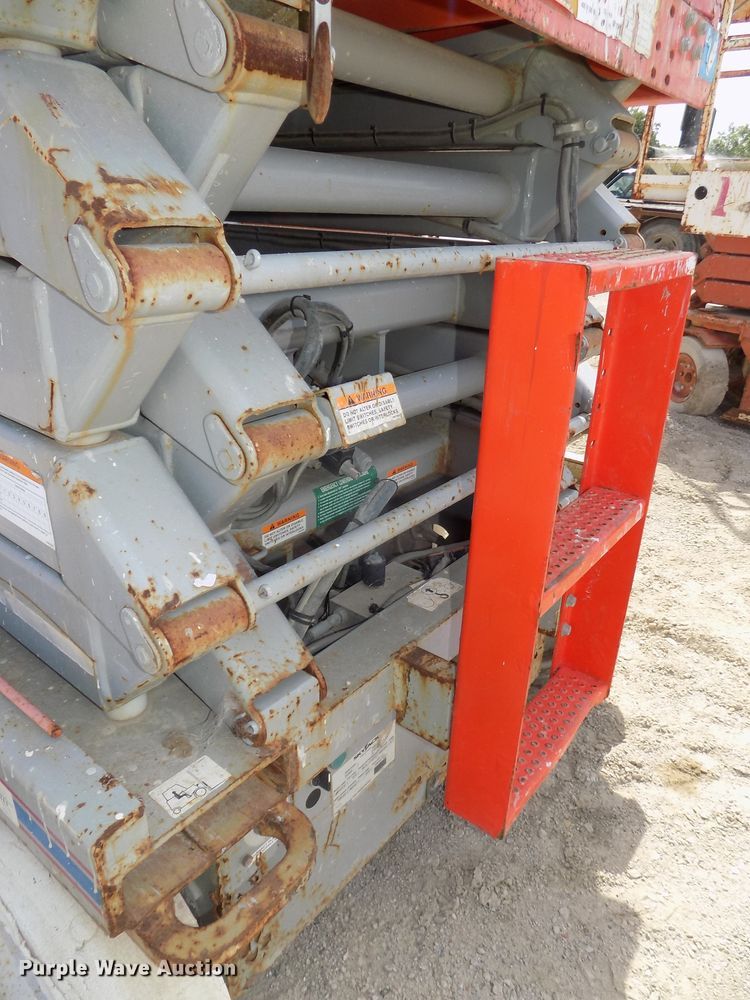 image for item DG2418 Sky Jack SJ4632 scissor lift