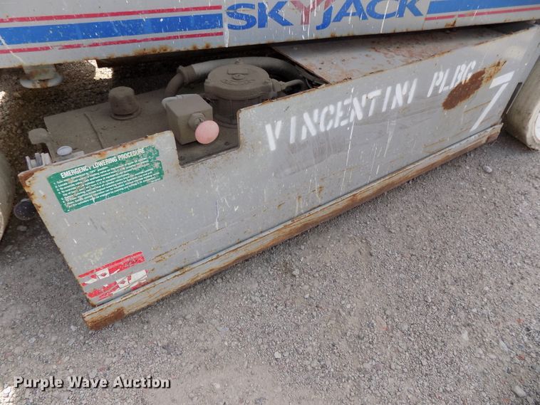 image for item DG2418 Sky Jack SJ4632 scissor lift