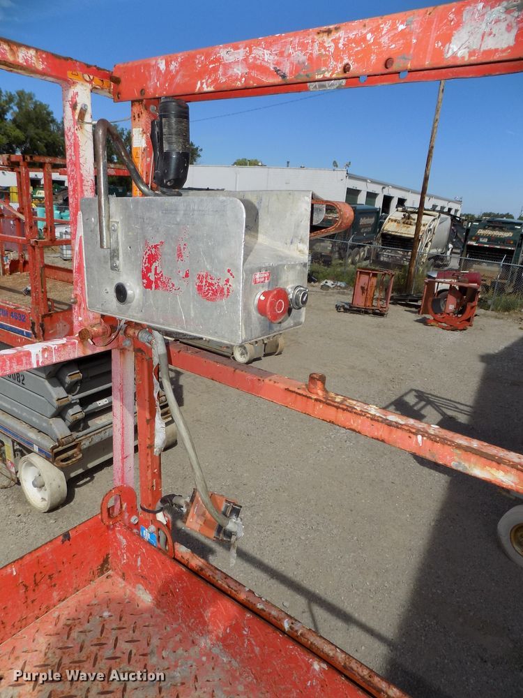 image for item DG2419 2007 Skyjack SJIII 4632 scissor lift