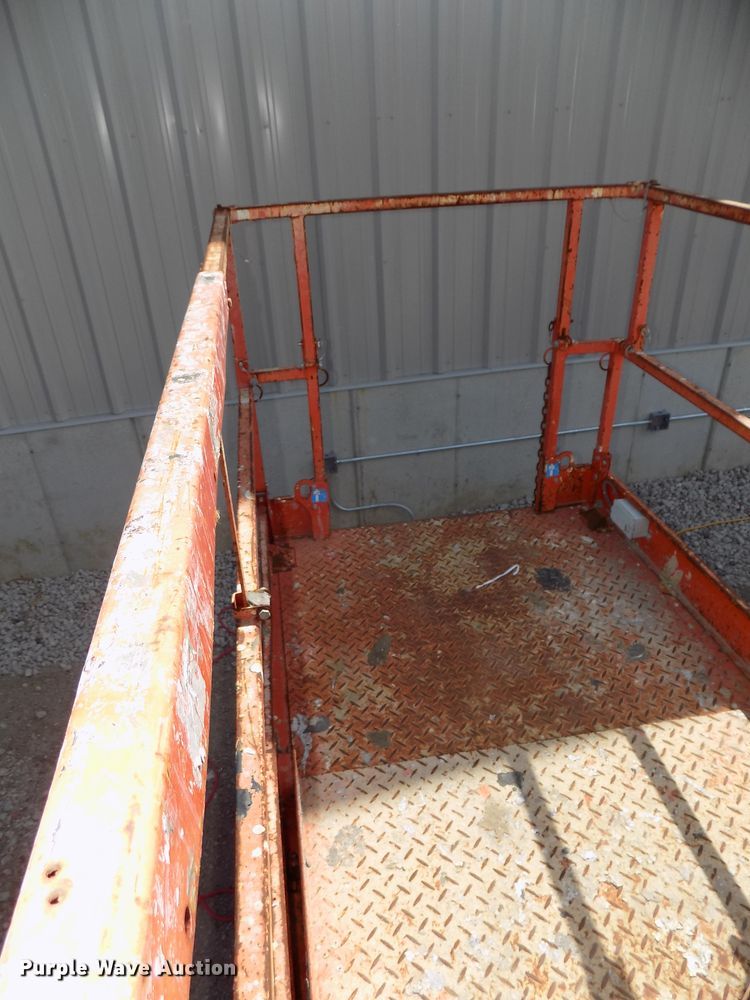 image for item DG2419 2007 Skyjack SJIII 4632 scissor lift